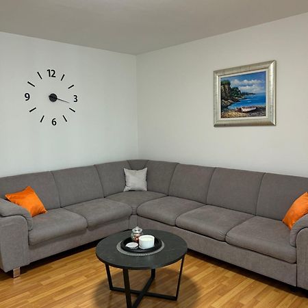 Garden Apartment Dina With Free Parking スプリト エクステリア 写真