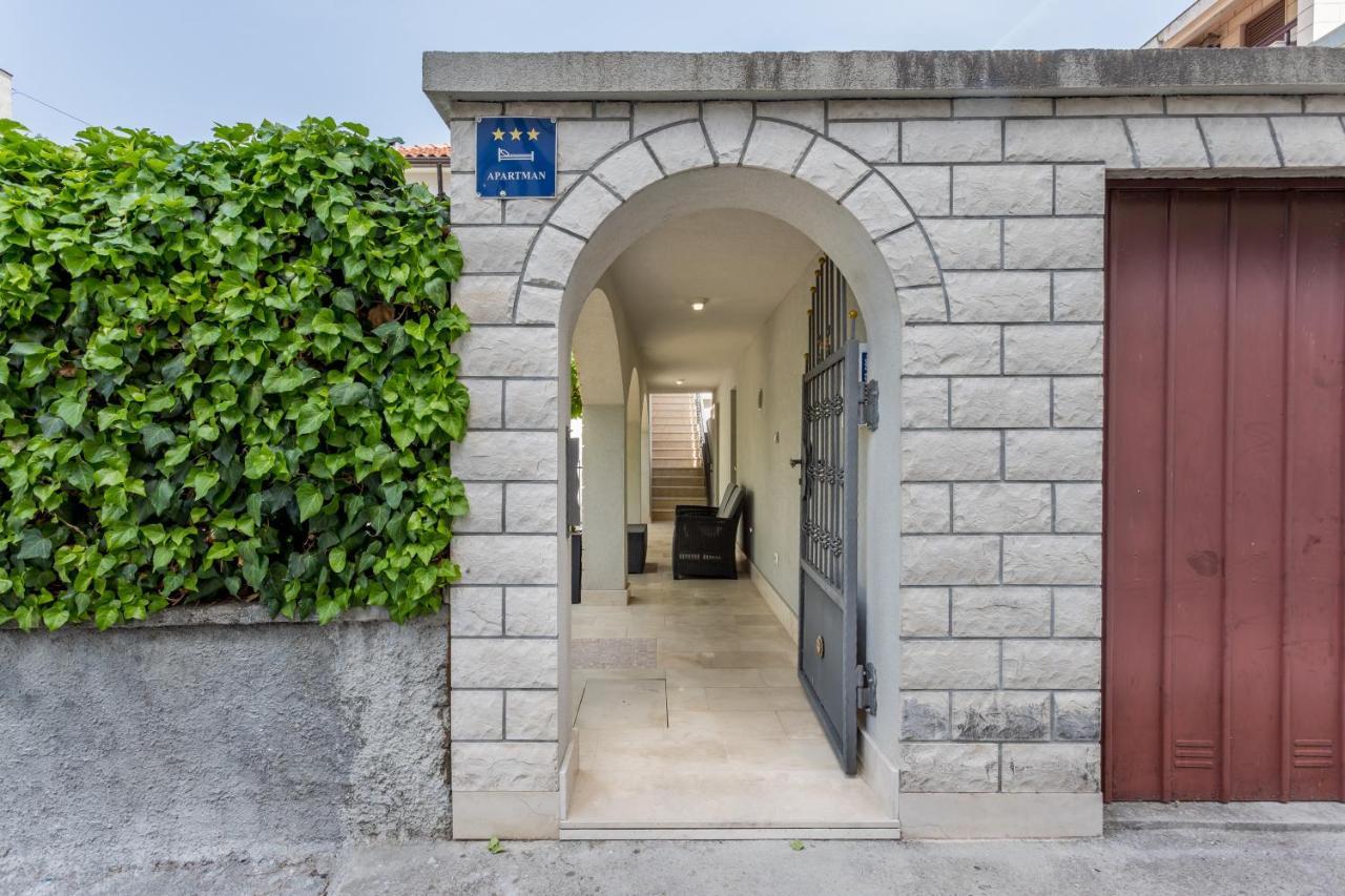 Garden Apartment Dina With Free Parking スプリト エクステリア 写真